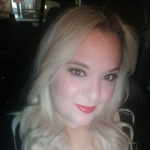 Meet your Posher, Liz